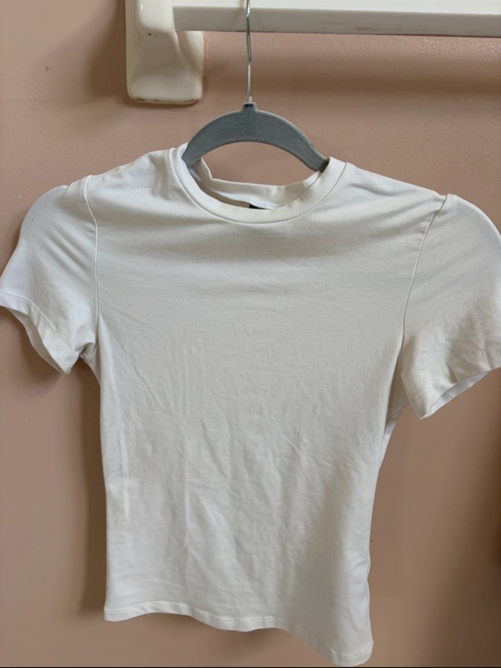 H&M White Short Sleeve Crewneck Tee